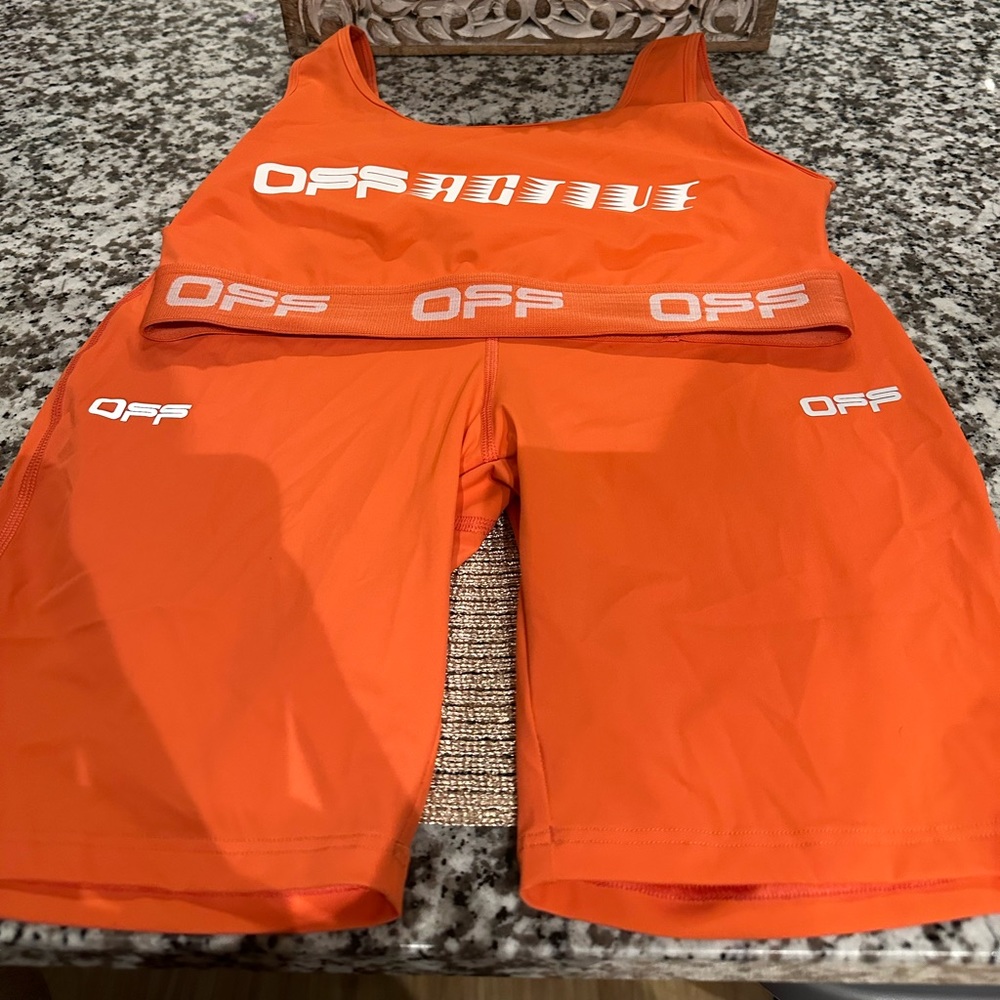 OFF-WHITE cycling shorts and sports bra size L